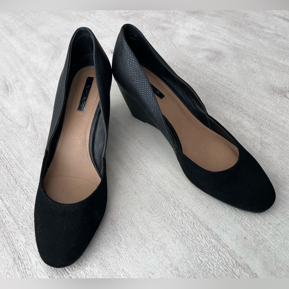 Tahari Black Wedges